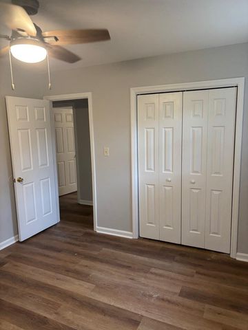 7719 Mendelwood Drive, North Charleston, SC 29418