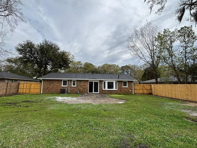 7719 Mendelwood Drive, North Charleston, SC 29418