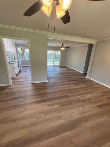 7719 Mendelwood Drive, North Charleston, SC 29418