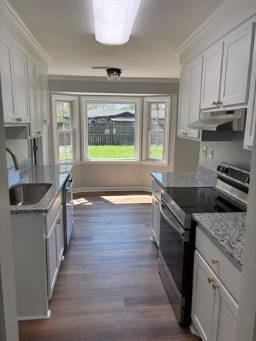 7719 Mendelwood Drive, North Charleston, SC 29418