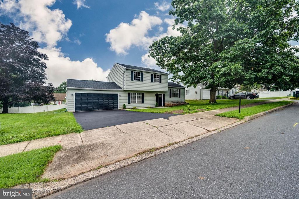 615 POMANDER AVE, Reading, PA 19606