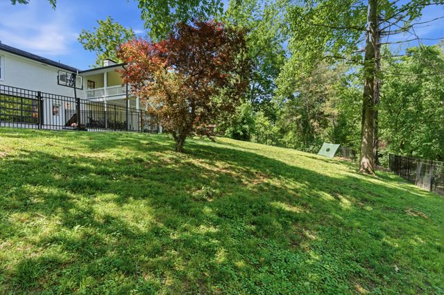 5433 Hill Road Cir, Nashville, TN 37220