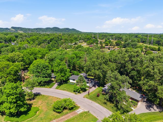 5433 Hill Road Cir, Nashville, TN 37220