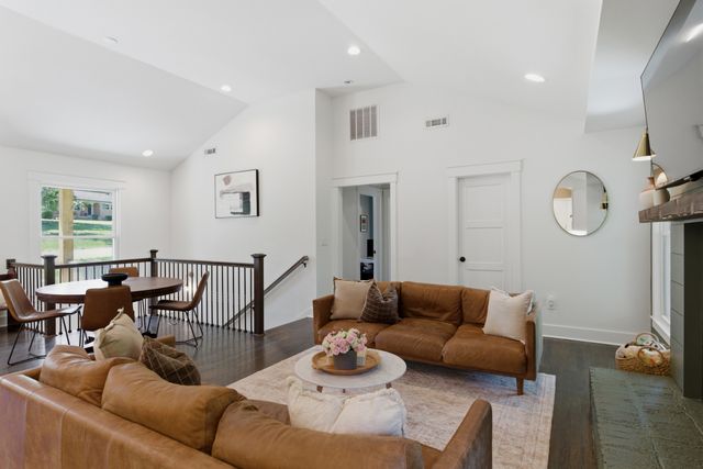 5433 Hill Road Cir, Nashville, TN 37220