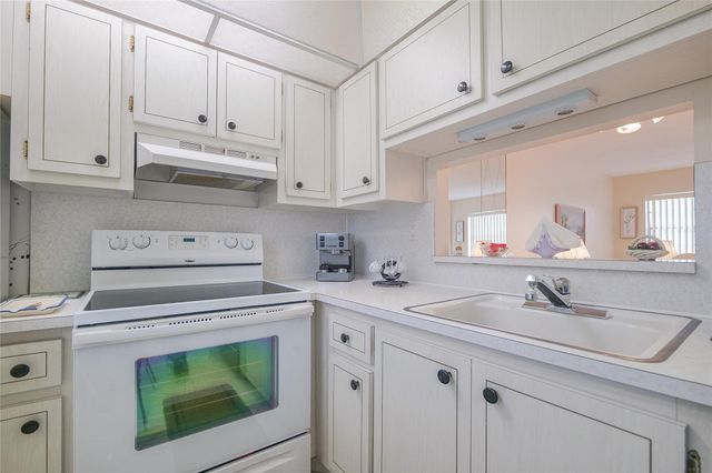 3431 NW 50th Avenue 213, Lauderdale Lakes, FL 33319