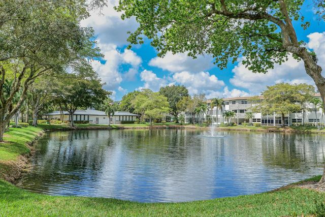 3431 NW 50th Avenue 213, Lauderdale Lakes, FL 33319