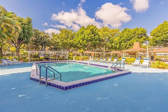 3431 NW 50th Avenue 213, Lauderdale Lakes, FL 33319