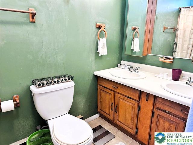 85 Covington Place, Catasauqua Boro, PA 18032