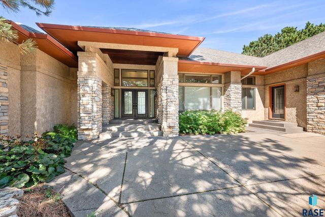 3209 S Nic Ann Ct Court, Sioux Falls, SD 57103