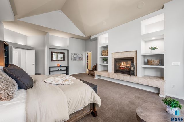 3209 S Nic Ann Ct Court, Sioux Falls, SD 57103