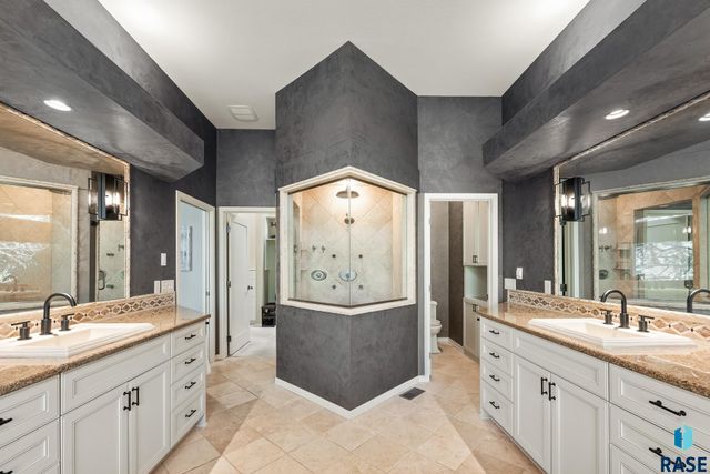 3209 S Nic Ann Ct Court, Sioux Falls, SD 57103
