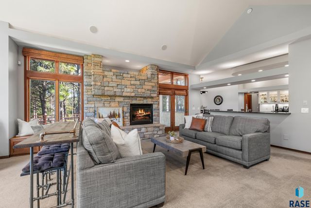3209 S Nic Ann Ct Court, Sioux Falls, SD 57103