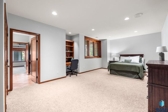 3209 S Nic Ann Ct Court, Sioux Falls, SD 57103