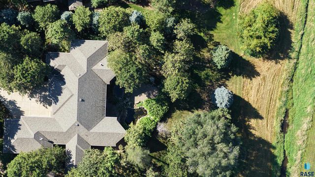 3209 S Nic Ann Ct Court, Sioux Falls, SD 57103