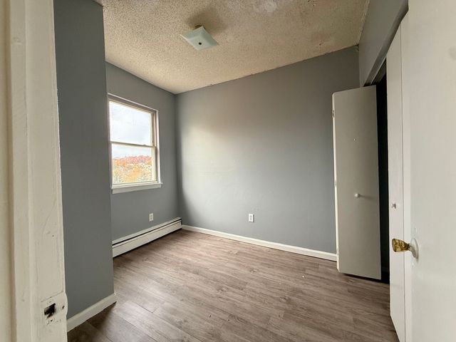 132 Locust Street 14, Waterbury, CT 06704