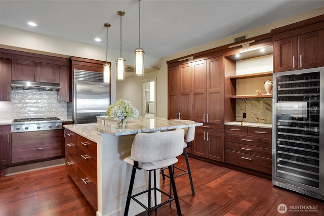 5204 N Bennett Street #306, Ruston, WA 98407
