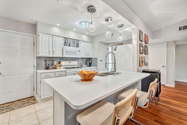 200 Long Leaf Court, Niceville, FL 32578