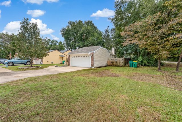 200 Long Leaf Court, Niceville, FL 32578
