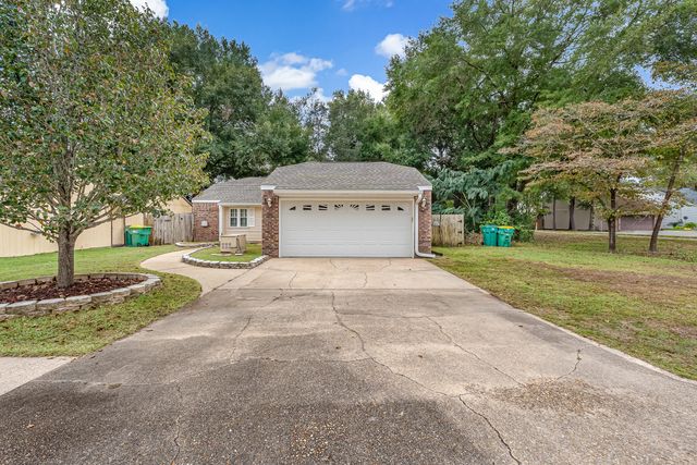 200 Long Leaf Court, Niceville, FL 32578