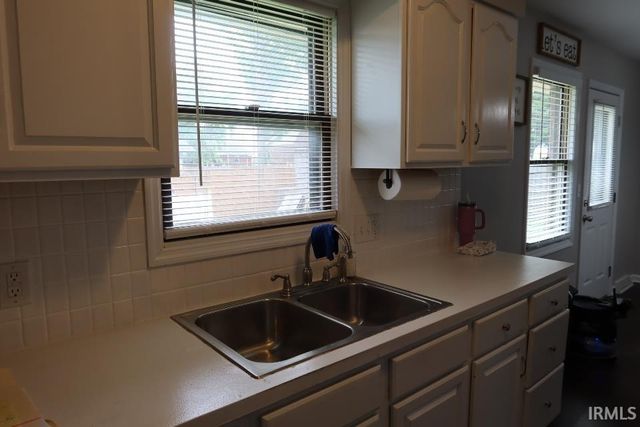 453 Sunset Drive, Mount Vernon, IN 47620