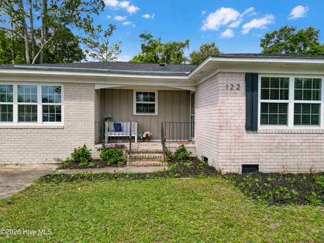 122 Spartan Road, Wilmington, NC 28405