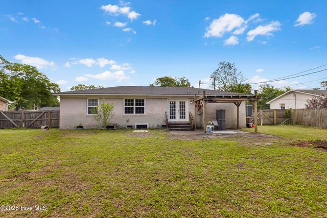 122 Spartan Road, Wilmington, NC 28405
