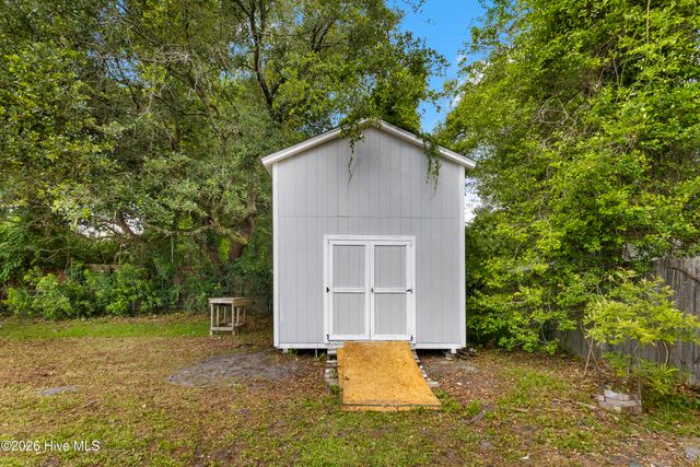 122 Spartan Road, Wilmington, NC 28405