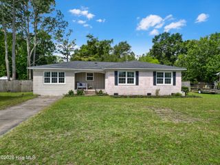 122 Spartan Road, Wilmington, NC 28405