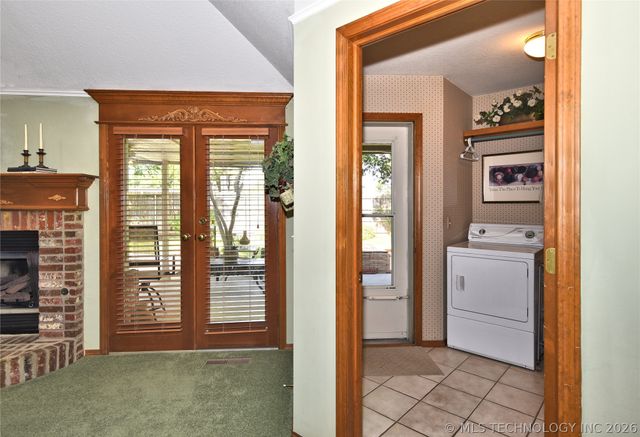 8704 S Delaware Place, Tulsa, OK 74137