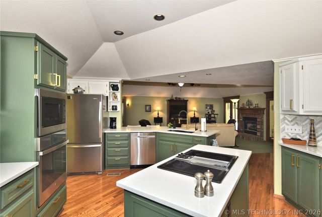 8704 S Delaware Place, Tulsa, OK 74137