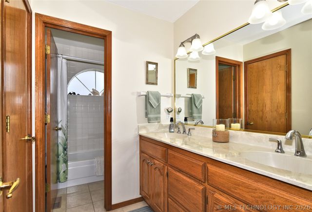 8704 S Delaware Place, Tulsa, OK 74137