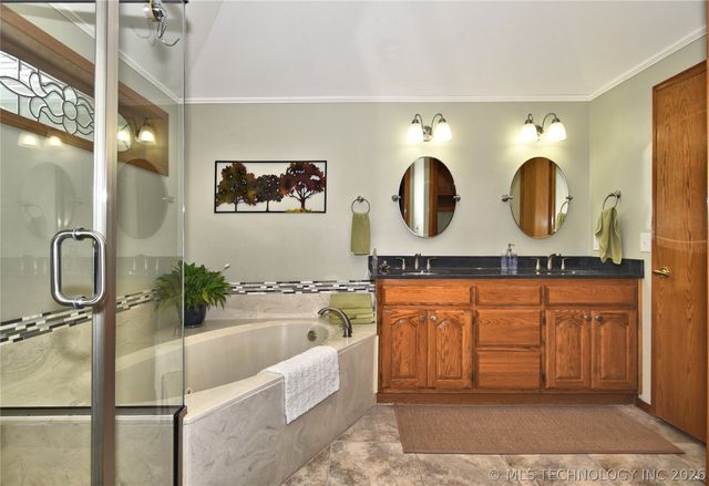 8704 S Delaware Place, Tulsa, OK 74137