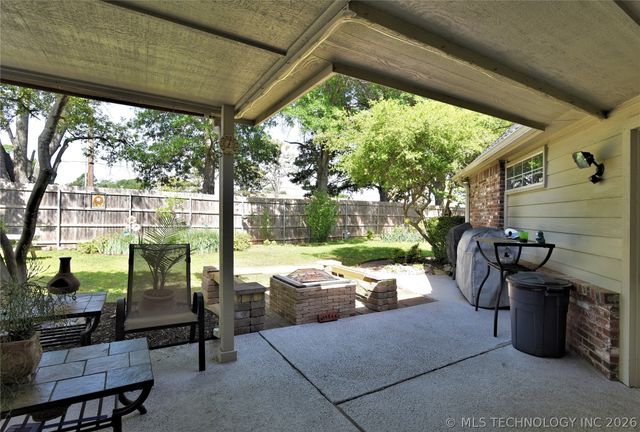 8704 S Delaware Place, Tulsa, OK 74137