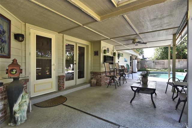 8704 S Delaware Place, Tulsa, OK 74137