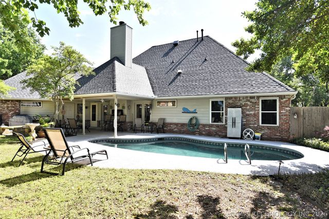 8704 S Delaware Place, Tulsa, OK 74137