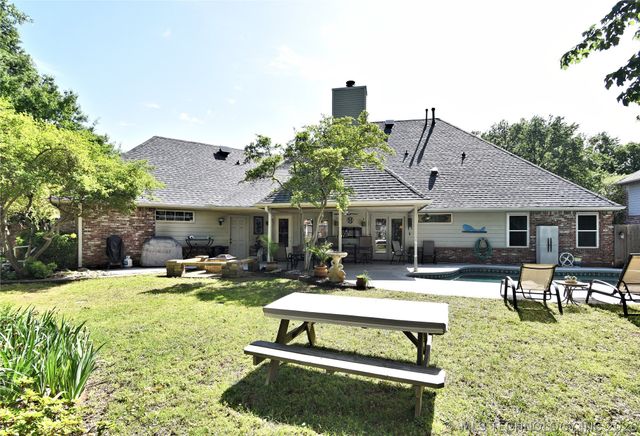 8704 S Delaware Place, Tulsa, OK 74137