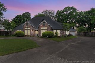 8704 S Delaware Place, Tulsa, OK 74137