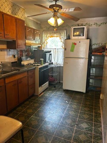 286 Tompkins Street, Gary, IN 46406