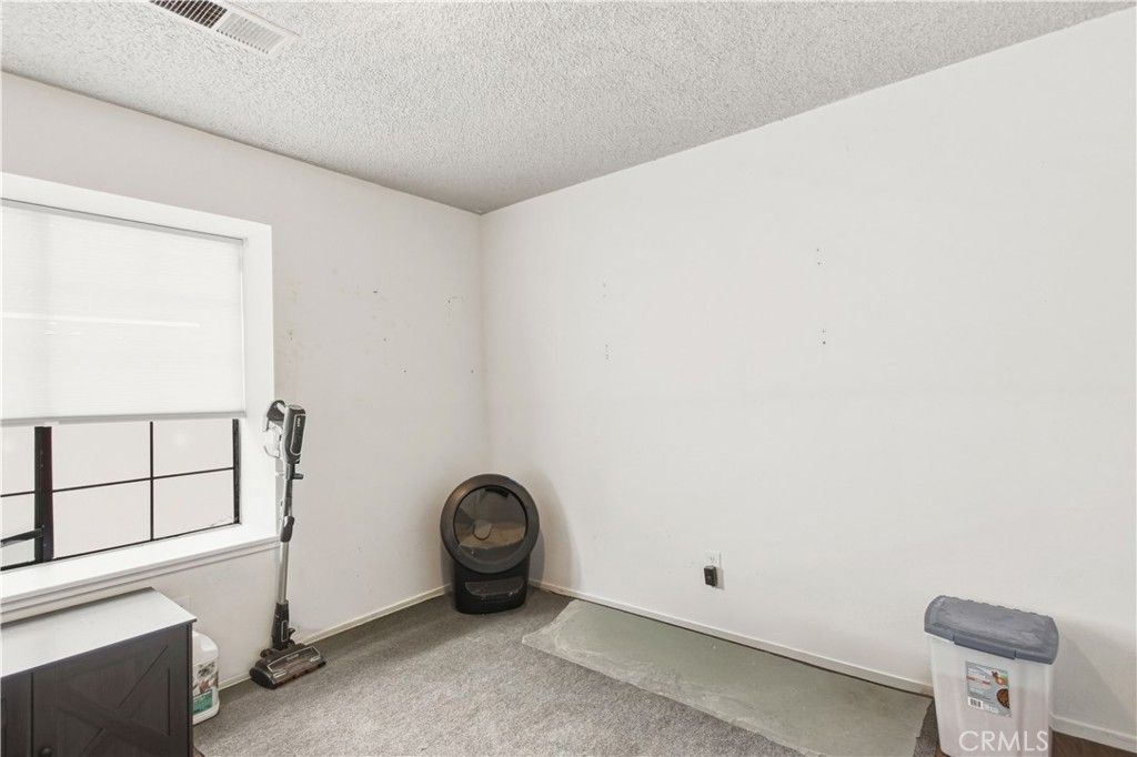 Image 4 of property listing at 1418 Nut Tree, Livingston, CA 95334