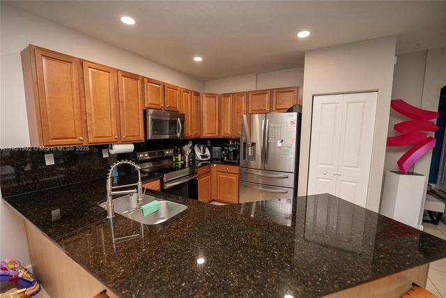 401 NE 194th Ln, Miami, FL 33179