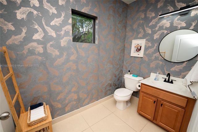 401 NE 194th Ln, Miami, FL 33179