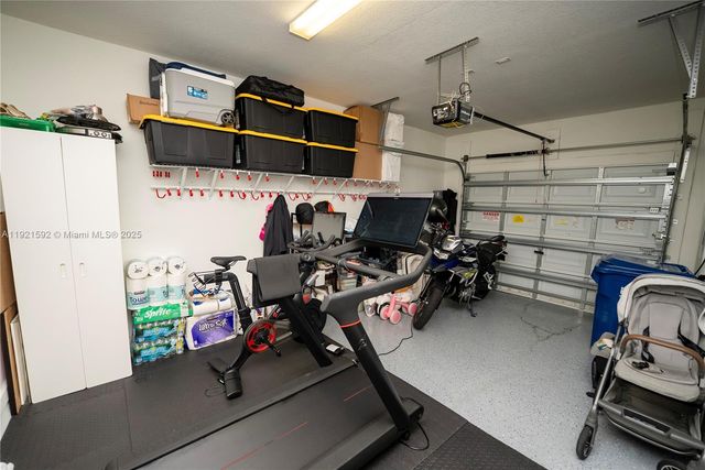 401 NE 194th Ln, Miami, FL 33179