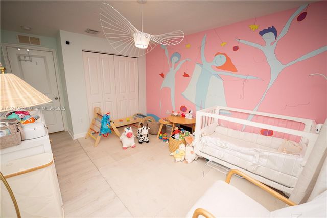 401 NE 194th Ln, Miami, FL 33179