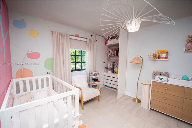 401 NE 194th Ln, Miami, FL 33179