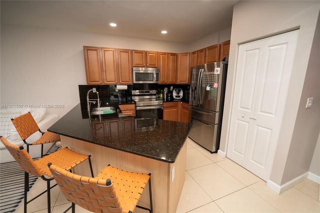 401 NE 194th Ln, Miami, FL 33179