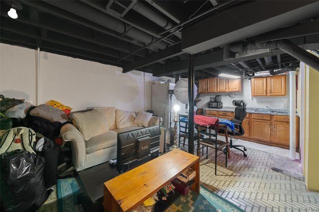 8083 Coventry Street 98, Westland, MI 48185