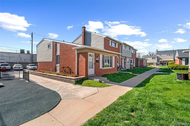 8083 Coventry Street 98, Westland, MI 48185