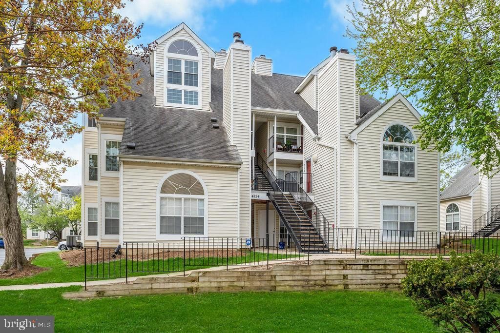 Image 3 of property listing at 14224 YARDARM WAY #110, Laurel, MD 20707