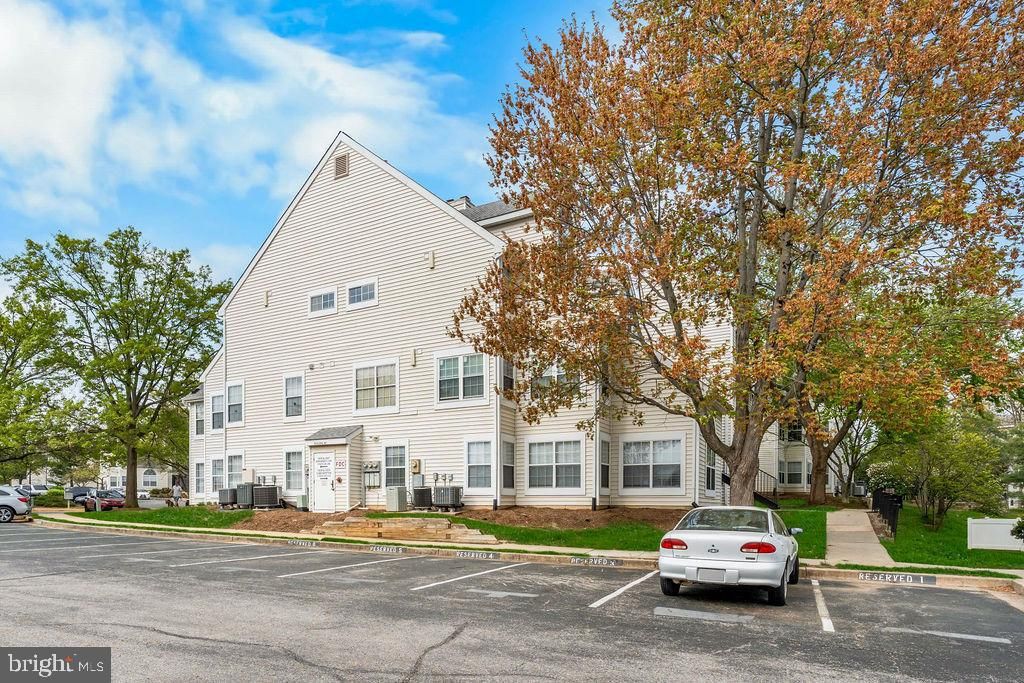 Image 5 of property listing at 14224 YARDARM WAY #110, Laurel, MD 20707