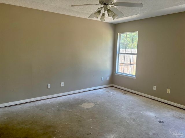 5620 Bauer Rd, Pensacola, FL 32507